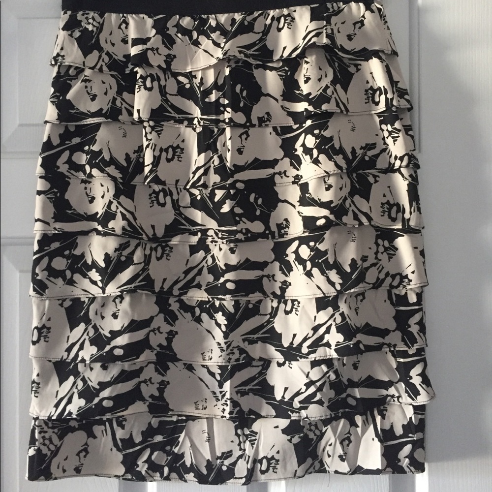 Cute black and cream color layered skirt
